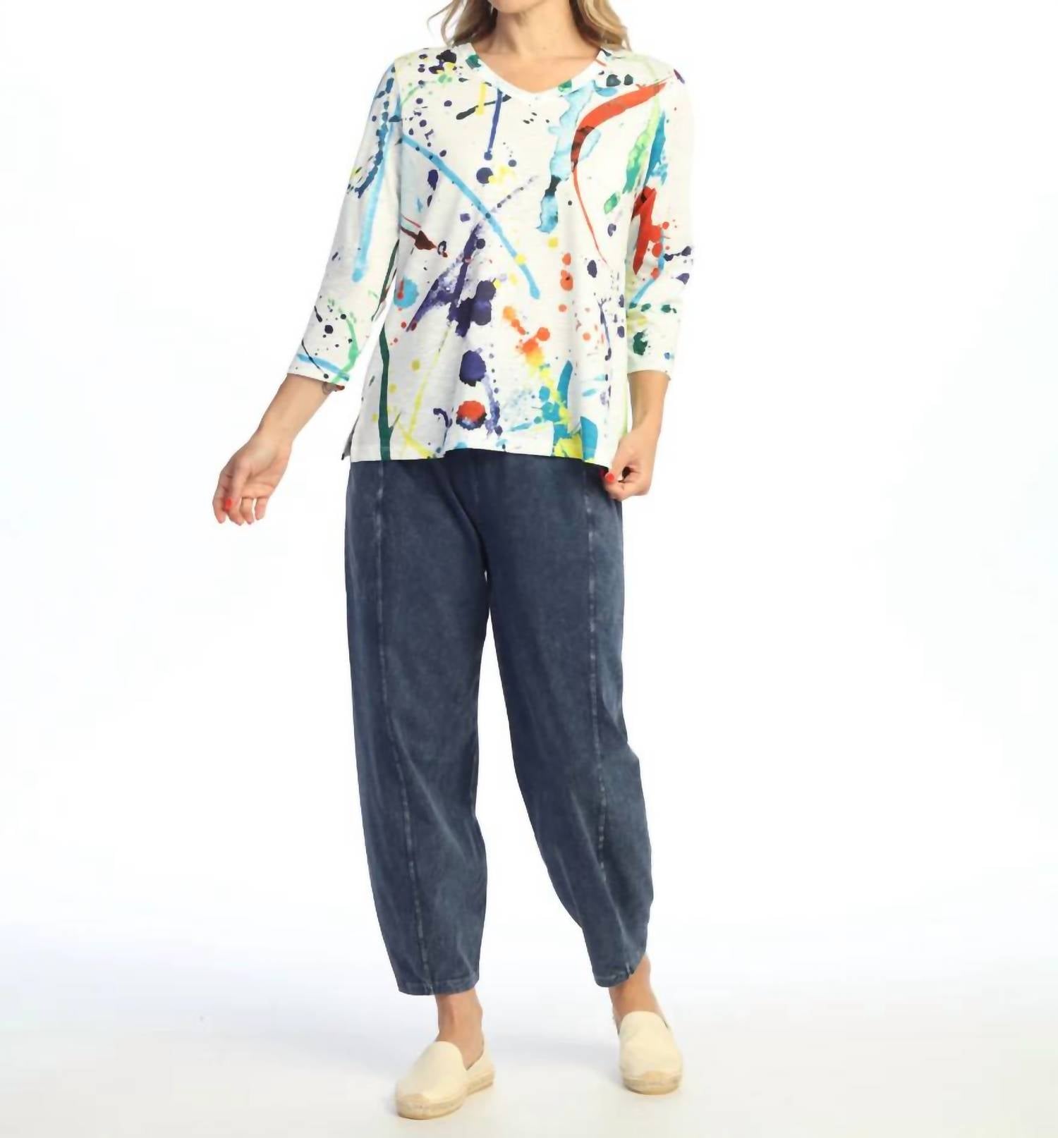 Jess & Jane - V-neck Tulip Hem Top