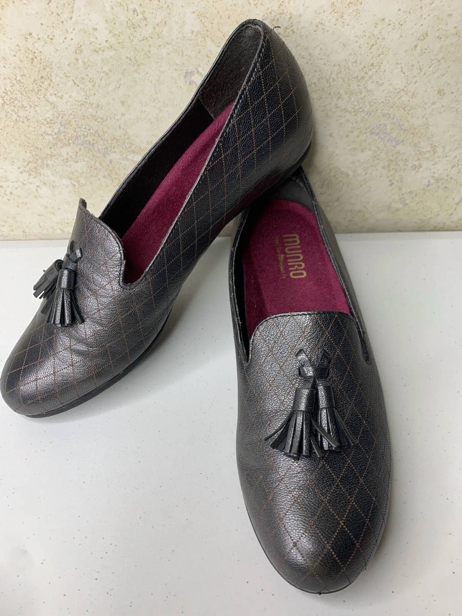 Munro - Women's Tallie Loafer