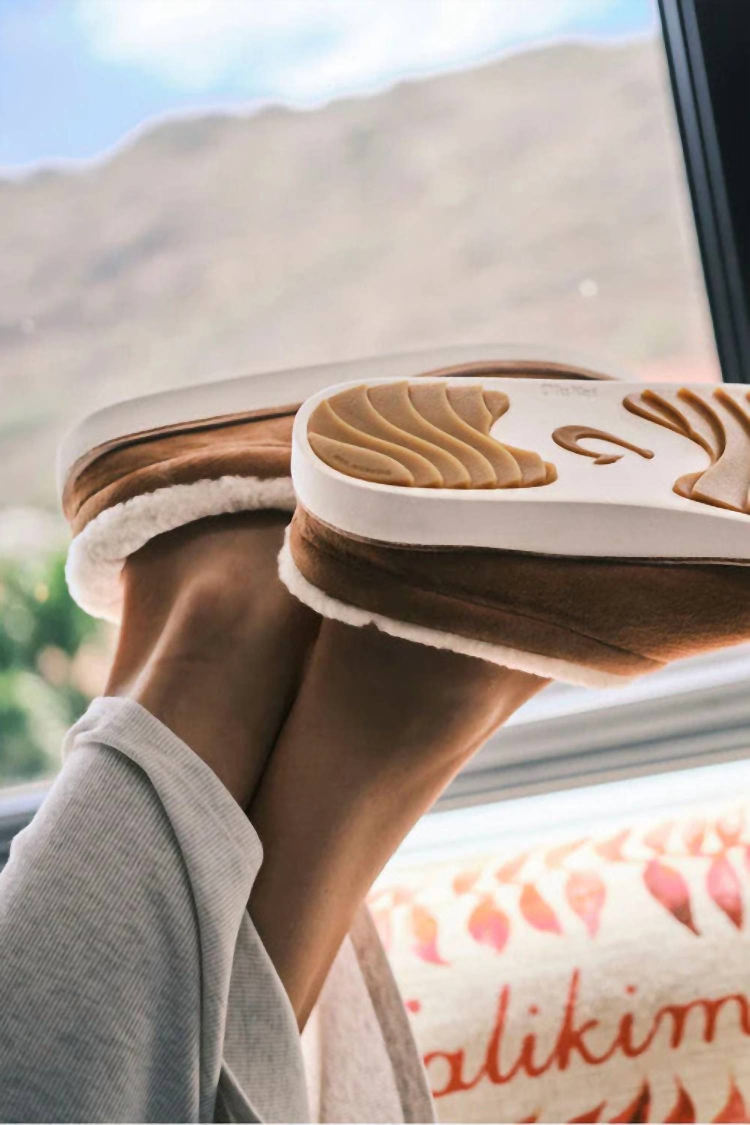 Olukai - Women's Mani Slippers