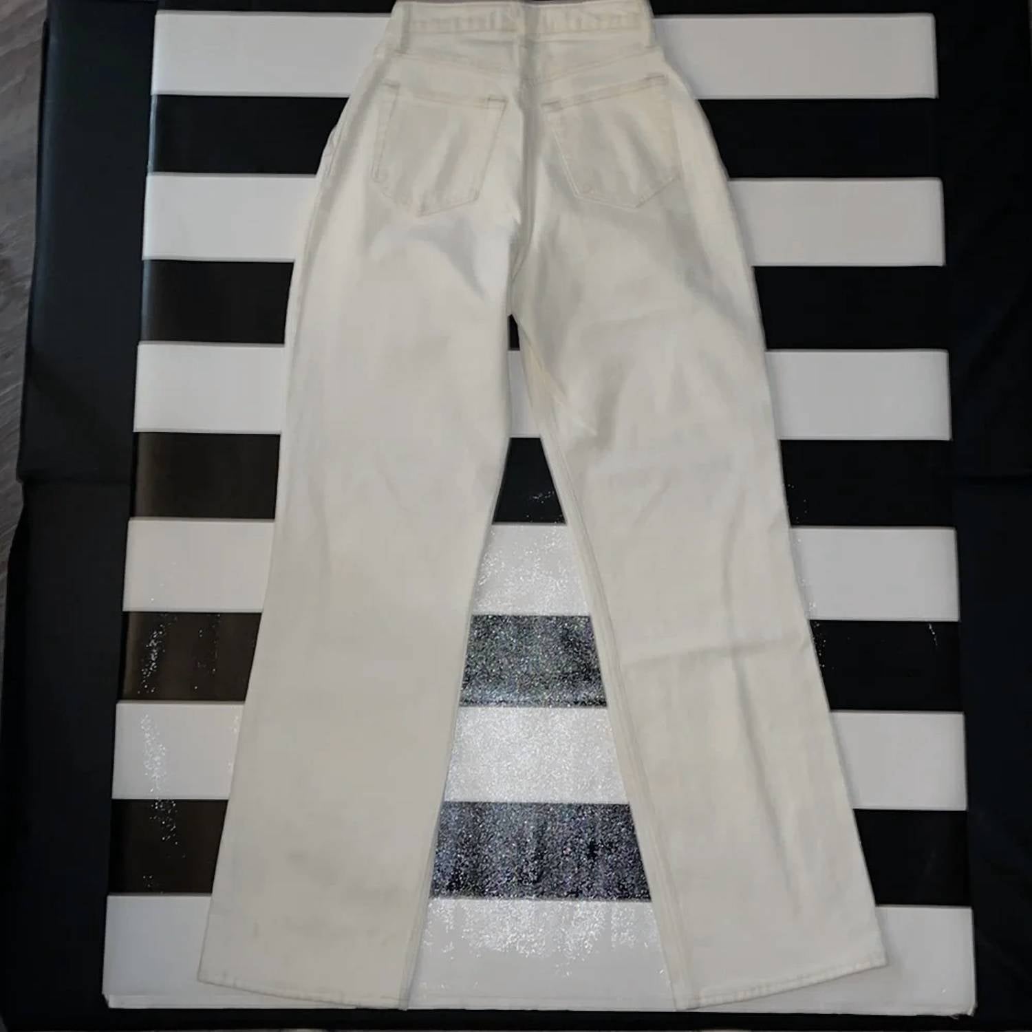 Abercrombie & Fitch - Curve Love 90s Pleated Ultra High Rise Relaxed Jeans