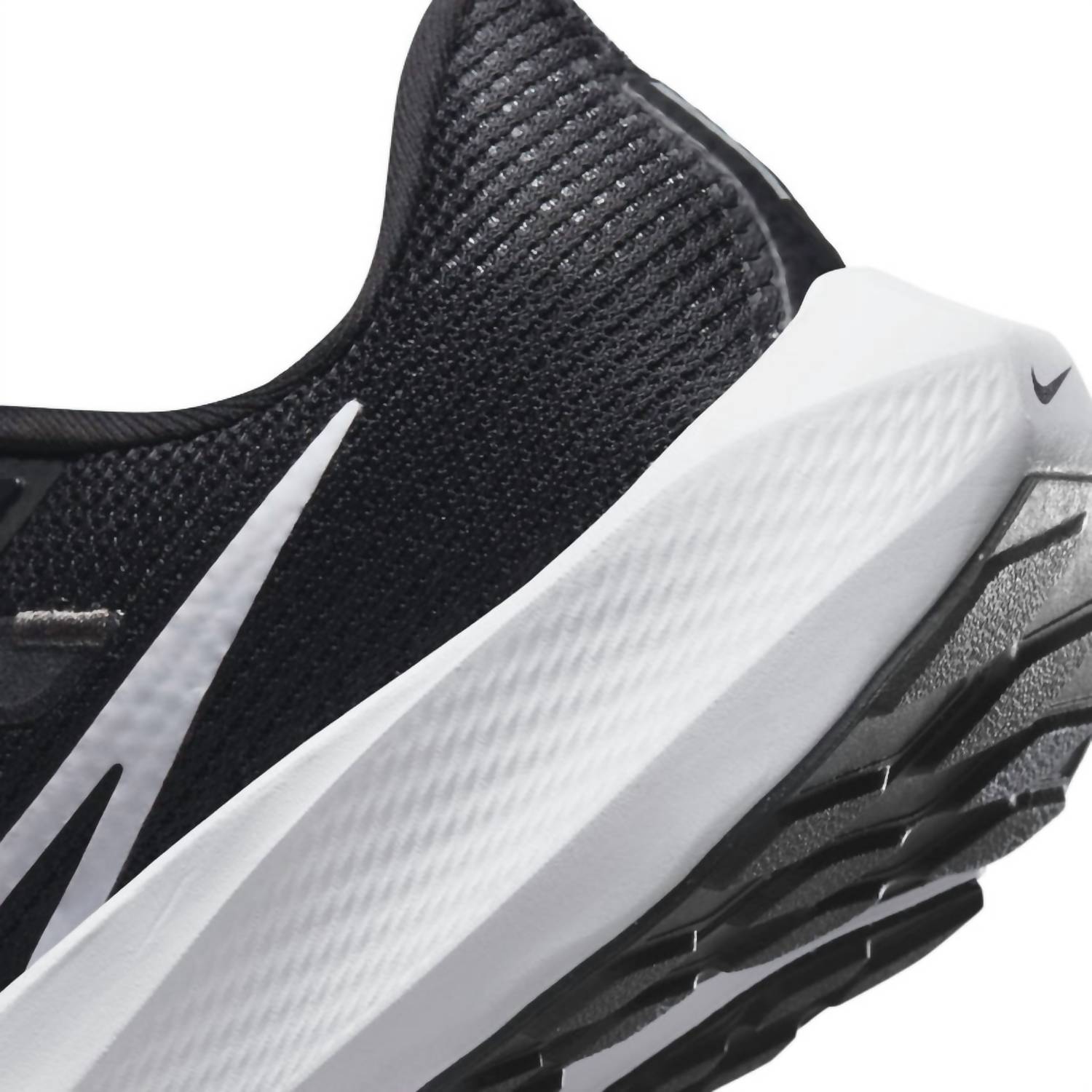 Nike - Women's Pegasus 40 Running Shoe