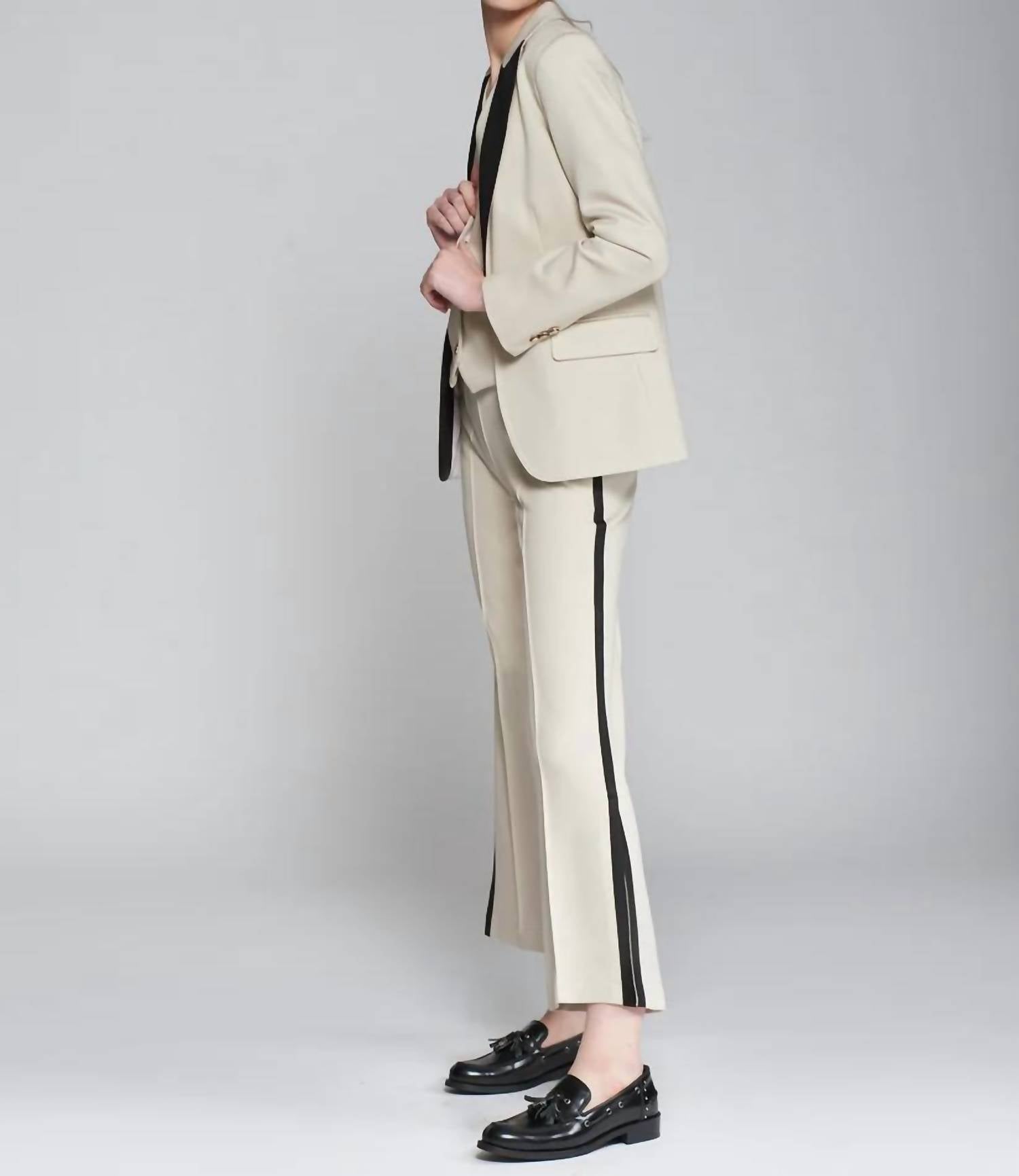 Vilagallo - Contrast Lapel Heather Jacket