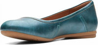 Clarks - Women's Canebay Plain Flats