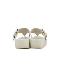 Fitflop - Women's Lulu Resin Buckle Toe Post Sandal