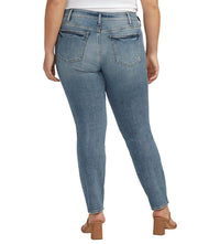 Silver Jeans Co - Mid Rise Curvy Fit Suki Straight Jeans - Plus