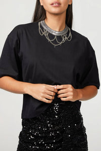 TEE SHIRT WITH CHAIN COLLAR