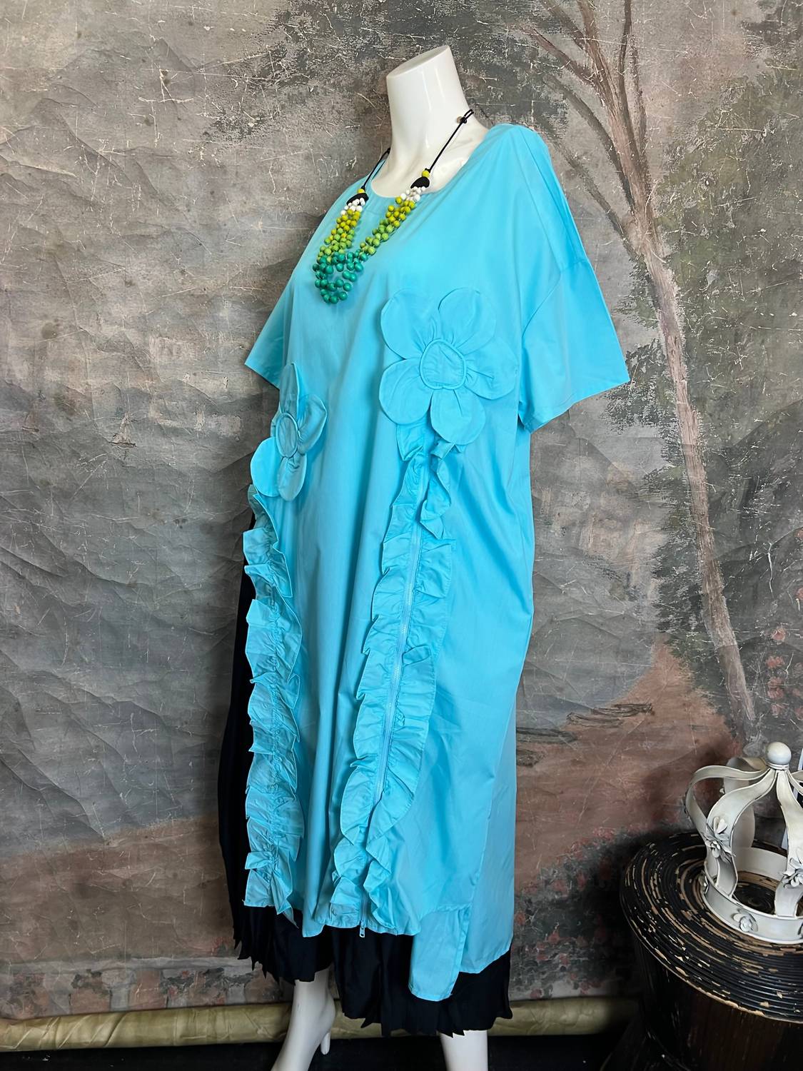 Vanite Couture - Women's Floral Applica Tunic With Slit