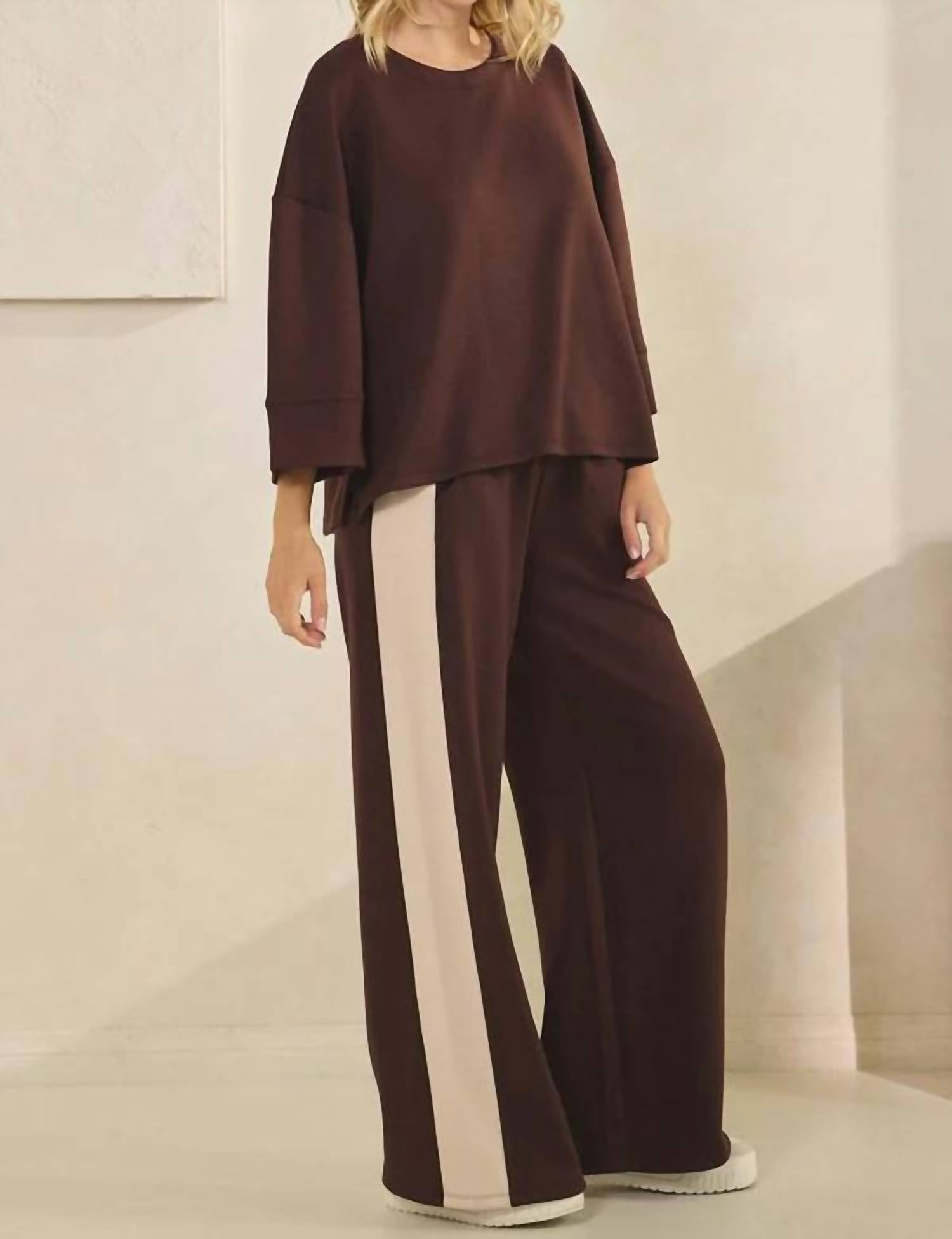Yelete - Relaxed Fit Two-toned Wide Leg Pants