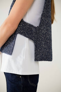 Q2 - V-neck Knitted Vest With Open Side
