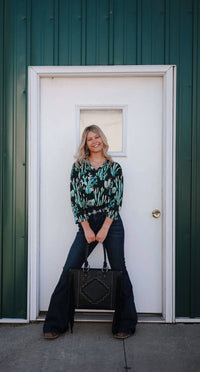 Lucky & Blessed - Cactus Bulgari V-neck Collared Western Top