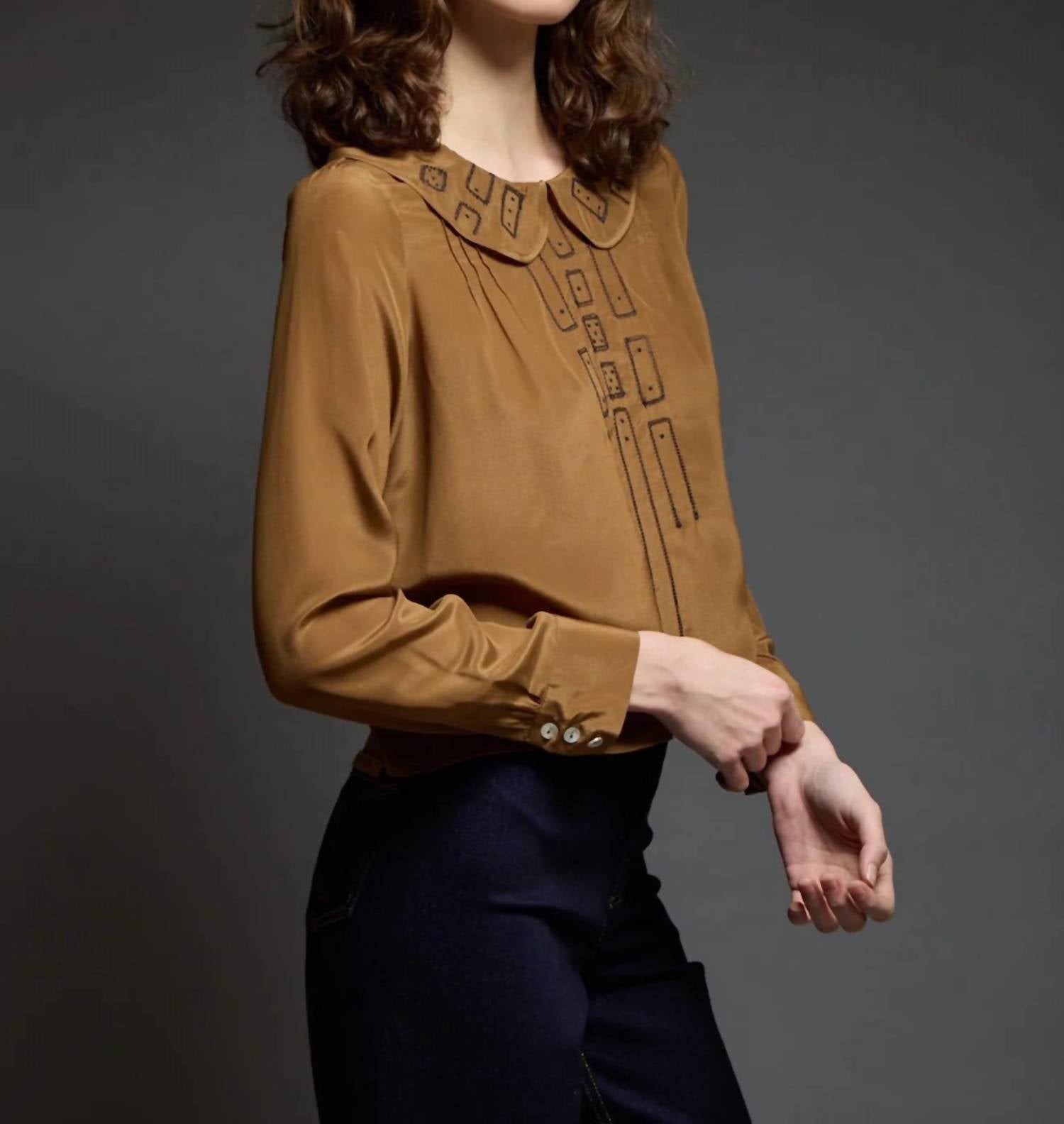 love binetti Nadia Blouse in caramel - women's blouse - detail view