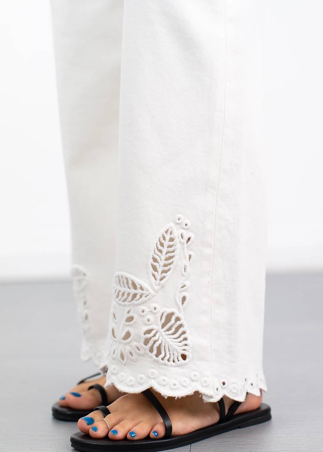 Risen - Larissa Eyelet High-rise Crop Jeans