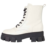 WOMEN'S HAPPY LACE UP BOOTS