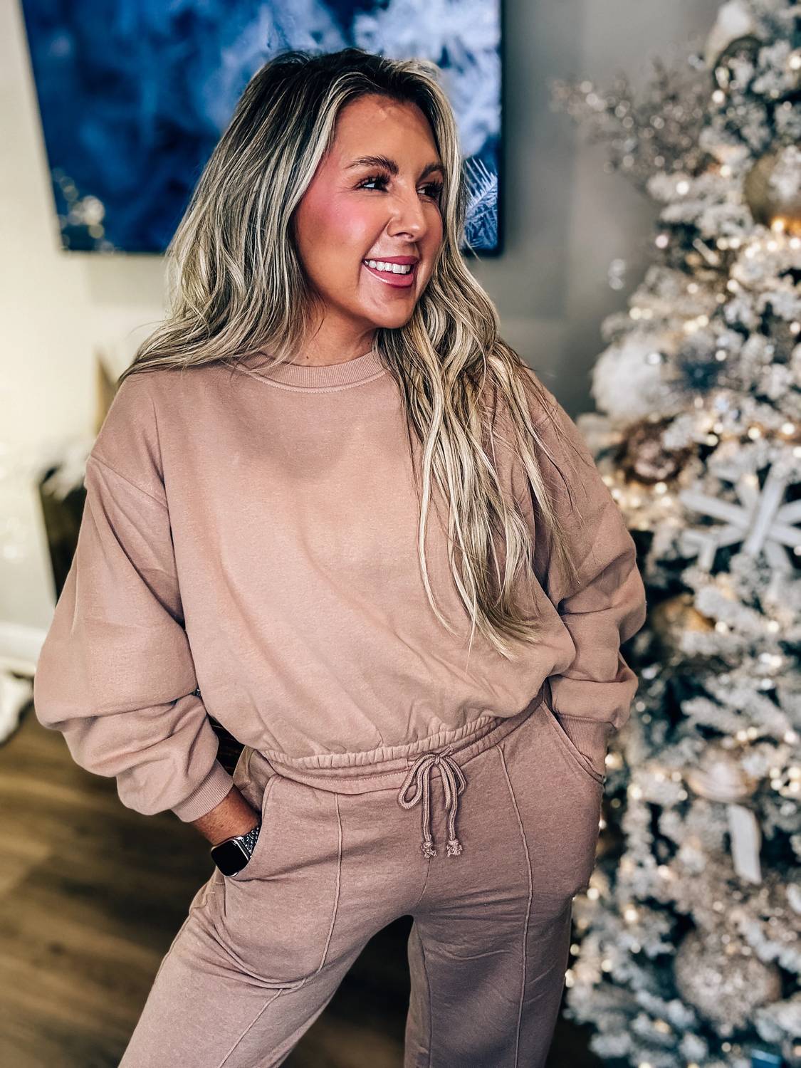 Double Zero - Elastic Hem Cropped Sweatshirt