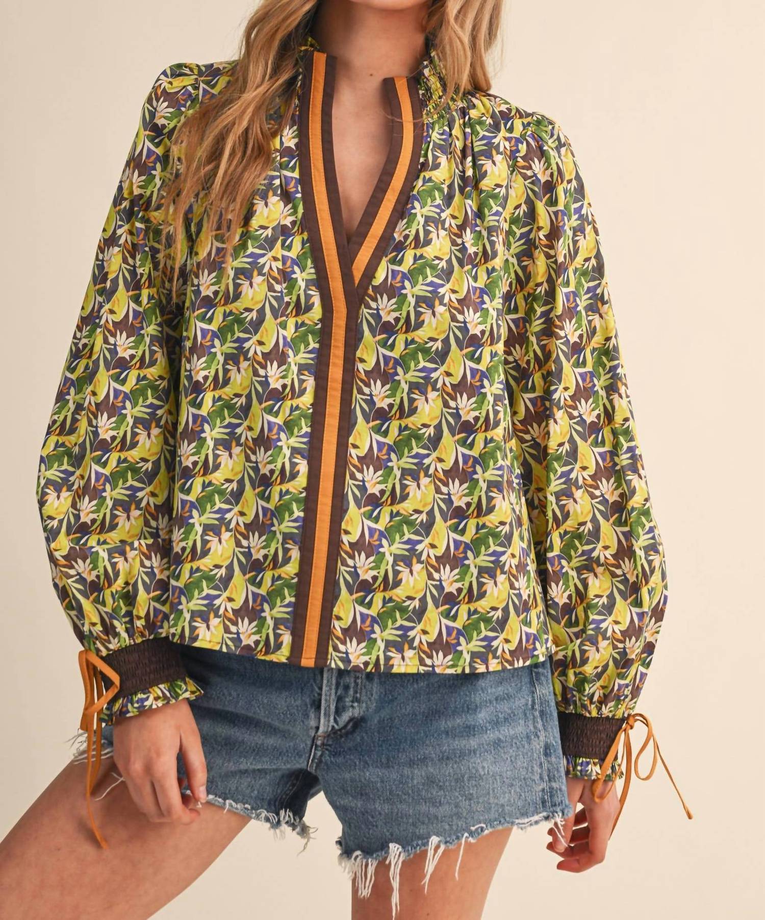 &Merci - Contrast Neckline Smocked Puff Sleeve Top