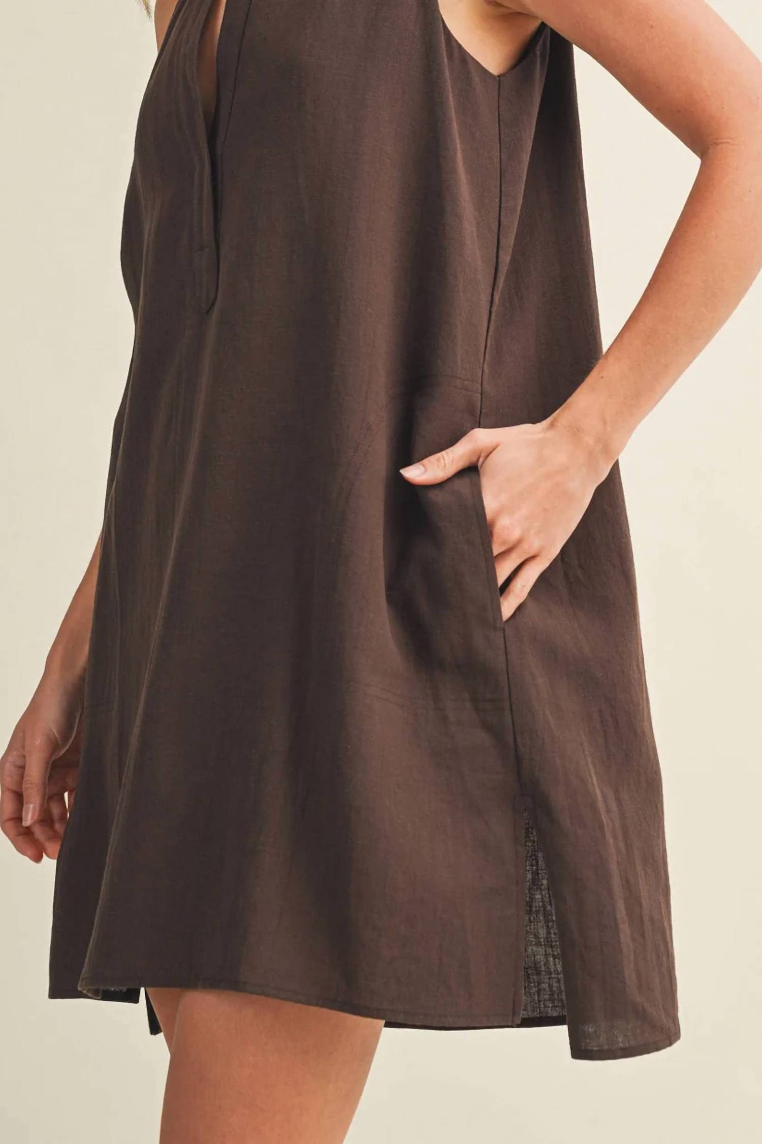 Mustard Seed - Sleeveless Stand Collar Shift Dress