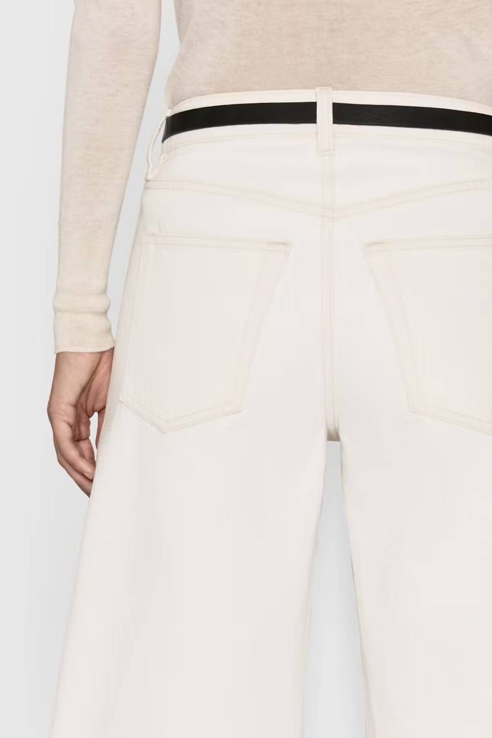 Frame - Low Slung Barrel Jeans