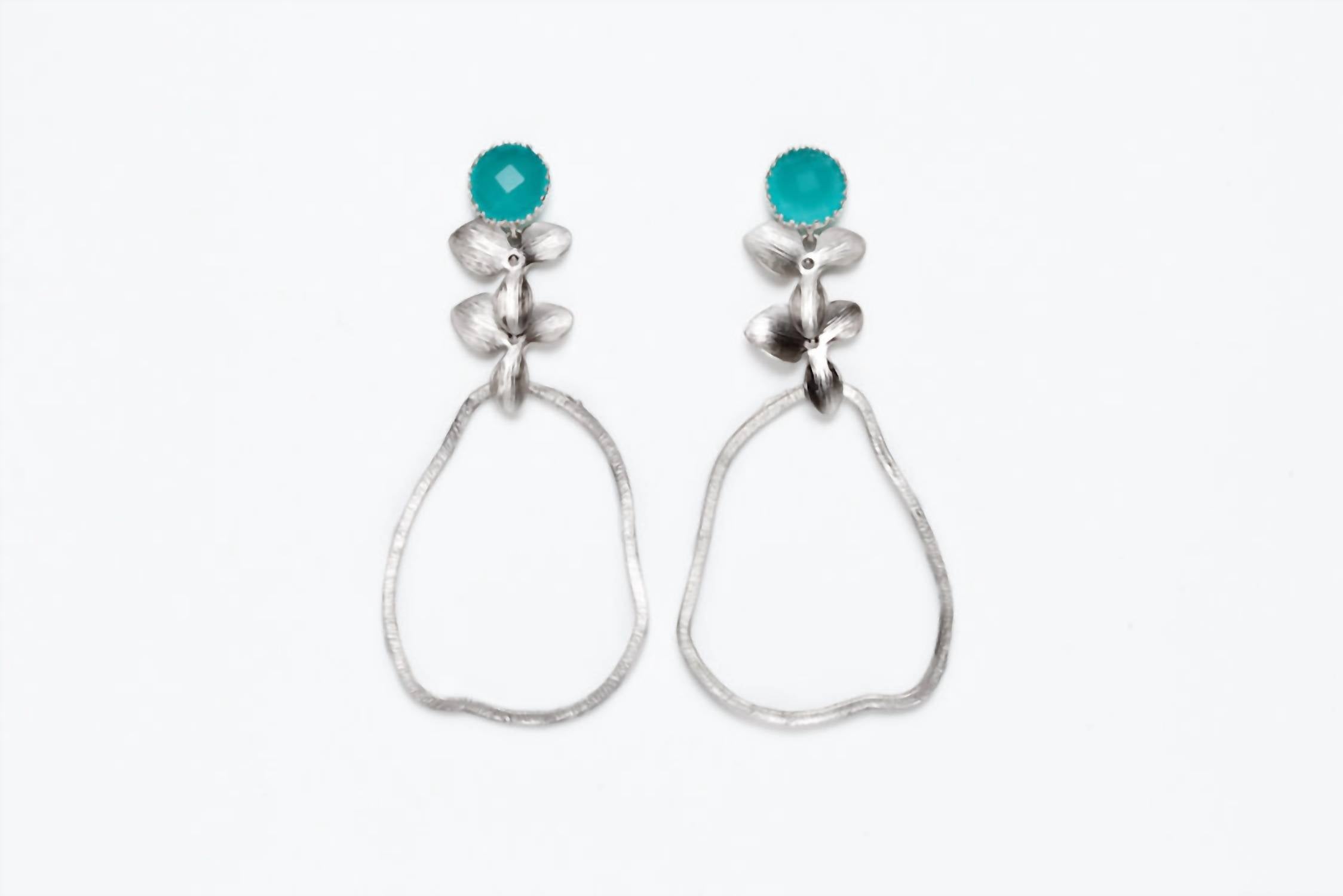 Avenue Chic - Women's Orchid Pear Earrings