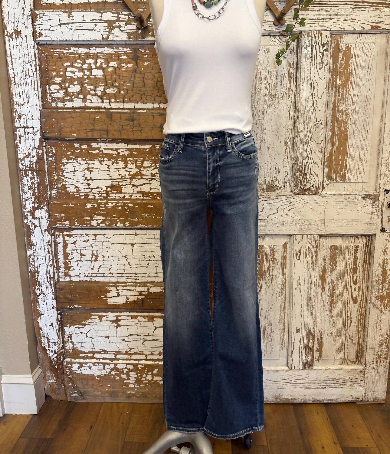 Judy Blue - 90's Straight Leg Jean