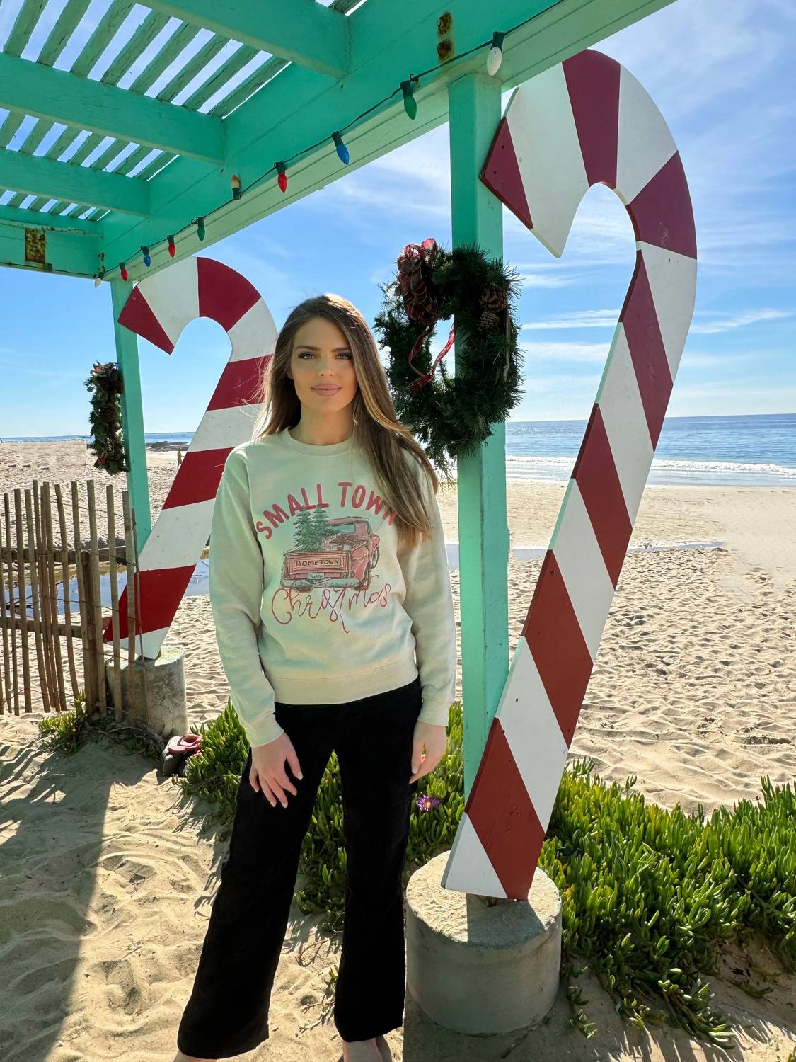 Benie - Small Town Christmas Graphic Sweatshirt