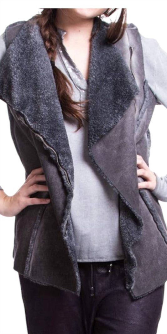 Gigi Moda - Leneva Sleeveless Zip-up Jacket