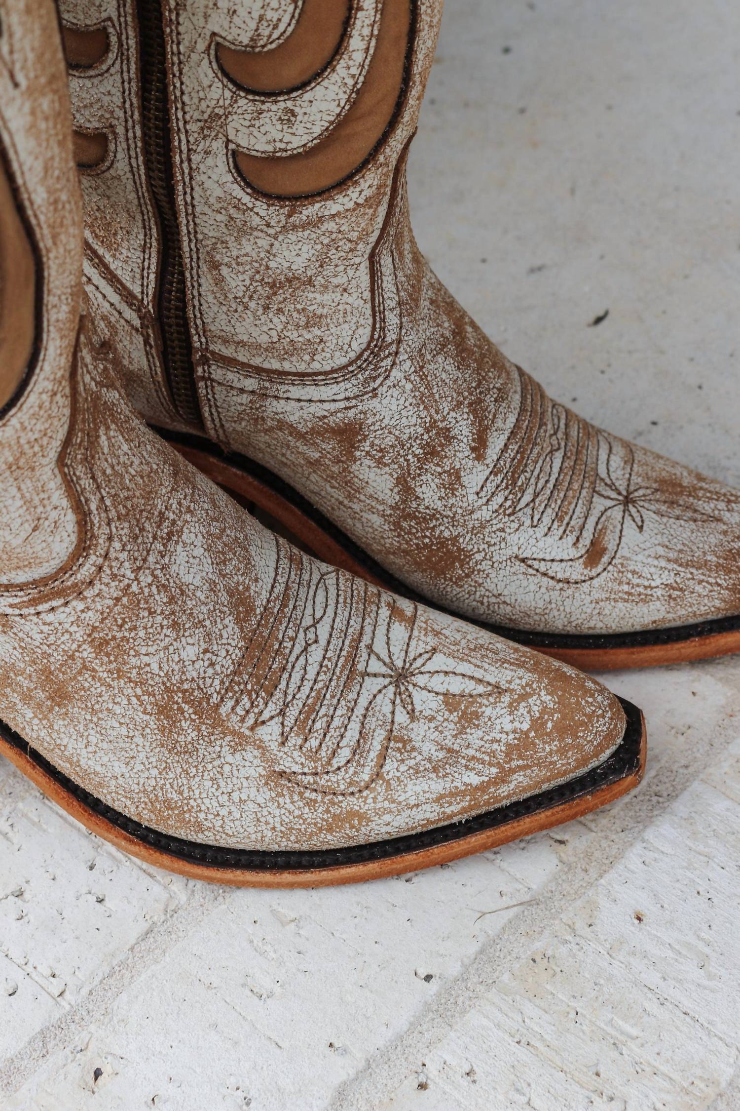 Liberty Boot Co. - Women's Carnaza Cobre Mantequilla Cowgirl Boot - Medium
