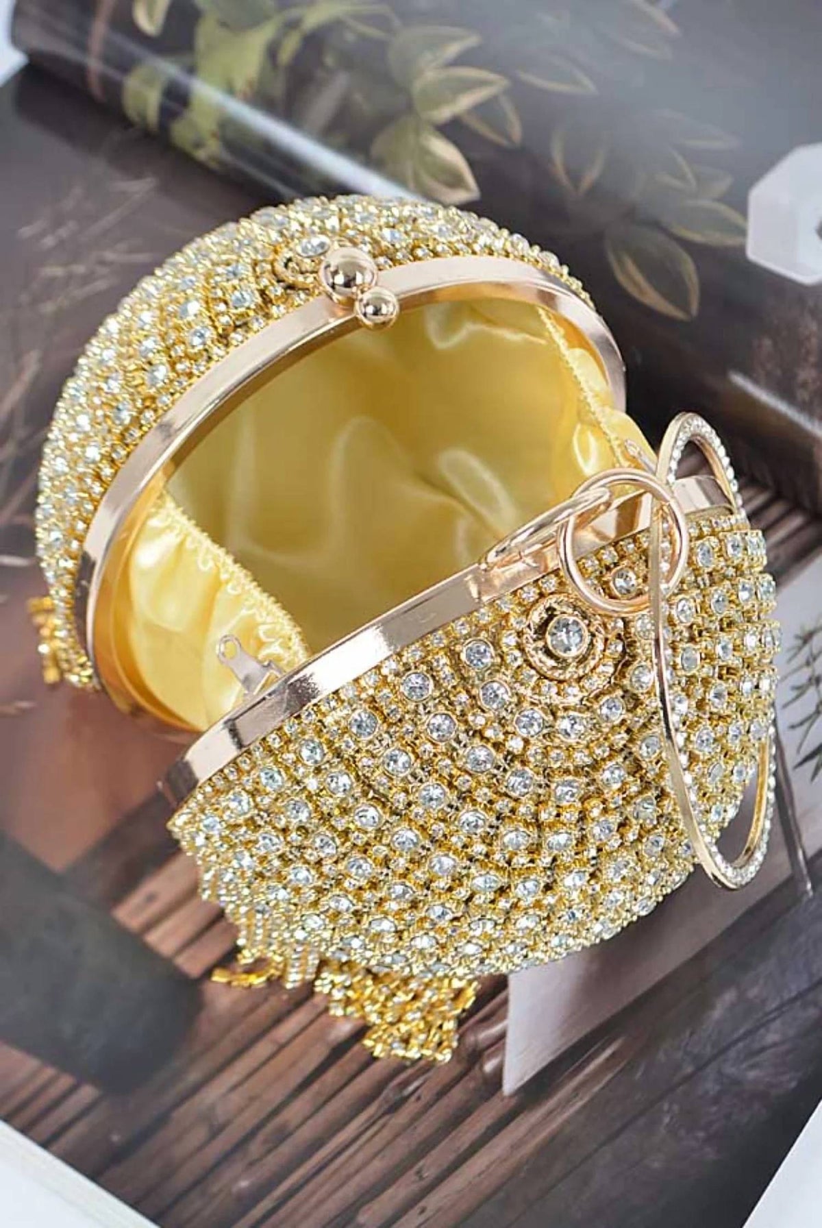 H&D Accessories - Wome's Royal Big Stone Studded Round Clutch Purse