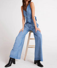 Bella Dahl Pleated Wide Leg Trouser in vintage horizon wash - women's pants - view 4