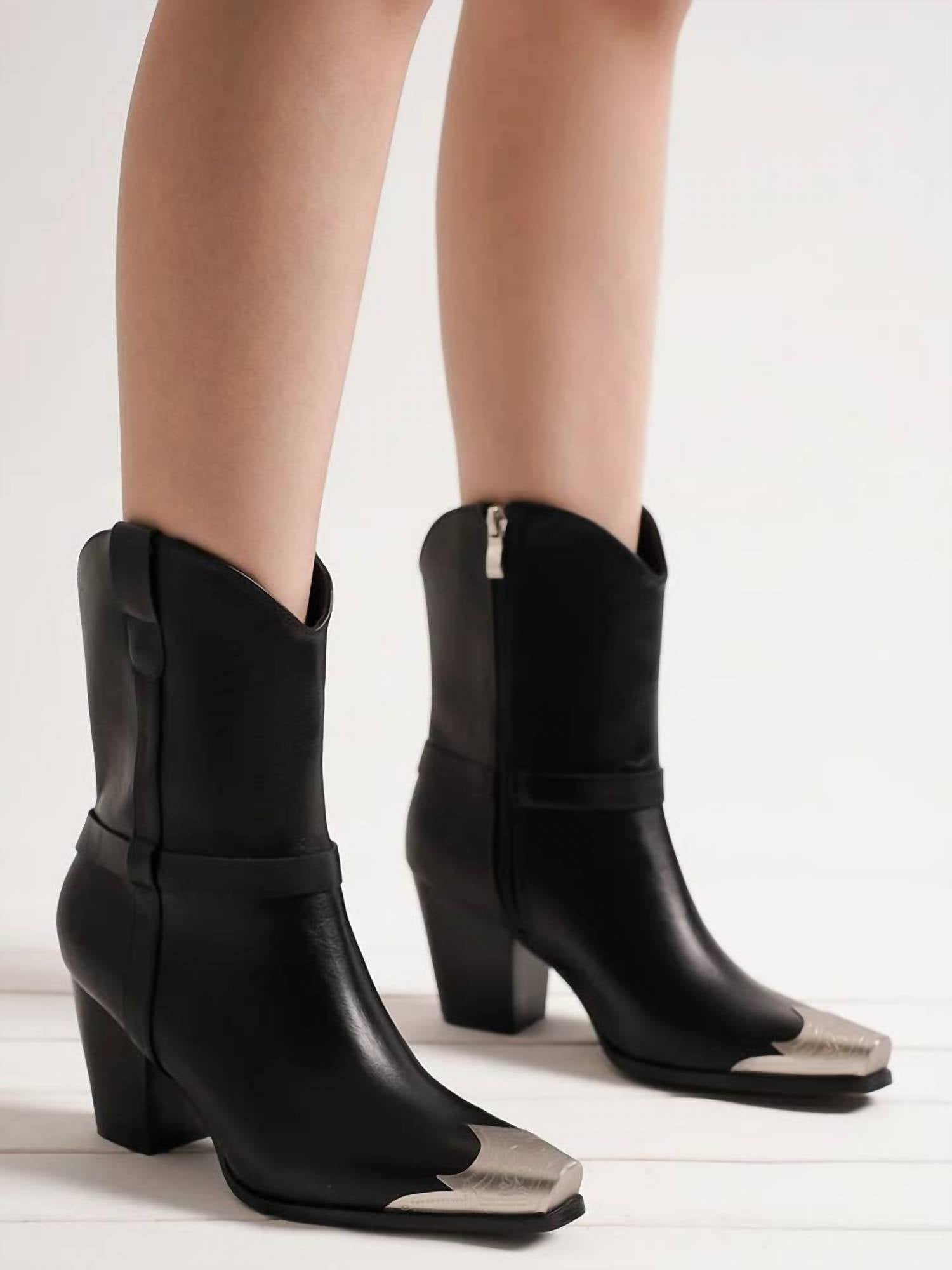 Beast Fashion - Women's Dakota Metal Toe Boots