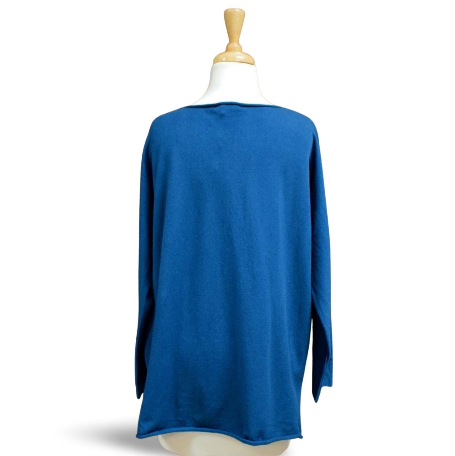Tempo Paris - Women's V-neck Sweater