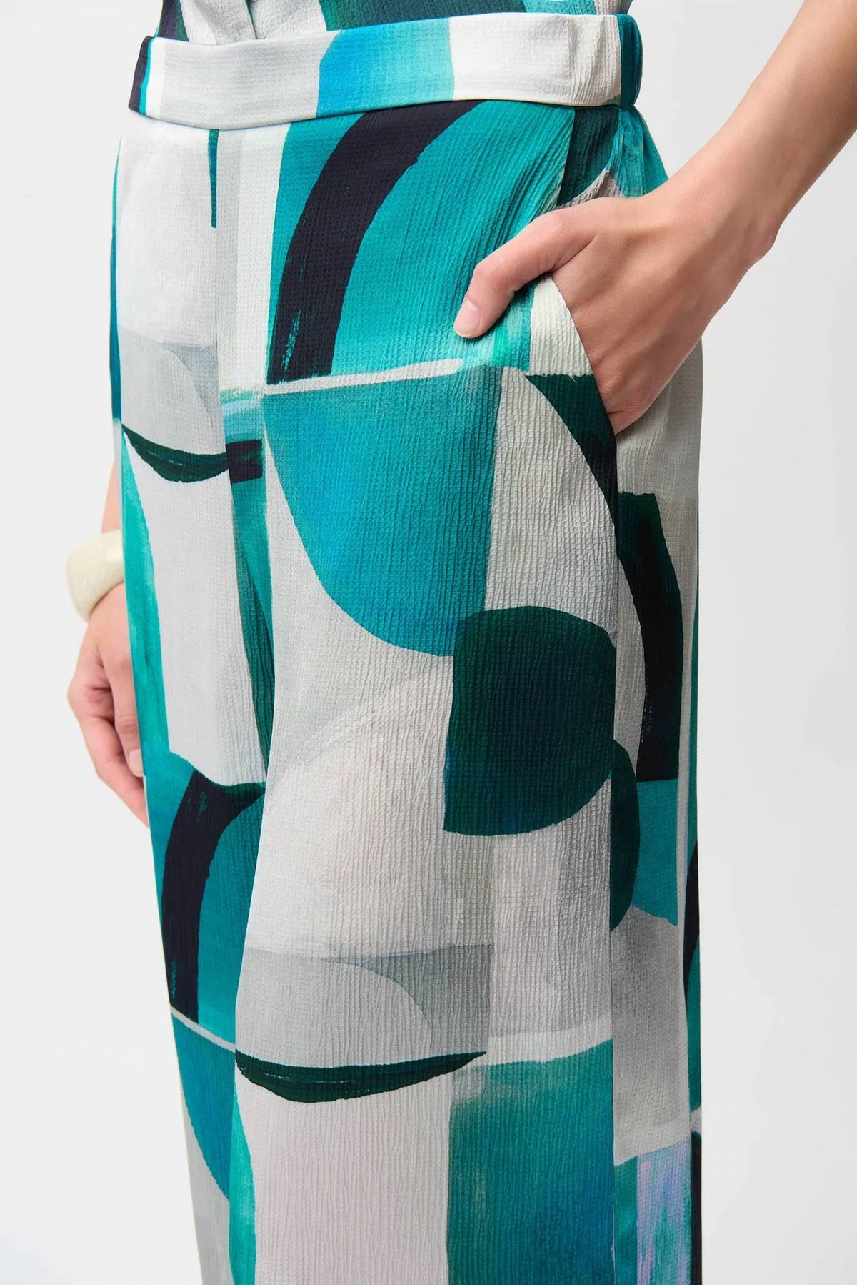 Joseph Ribkoff - Satin Geometric Print Wide Leg Pull-on Pants