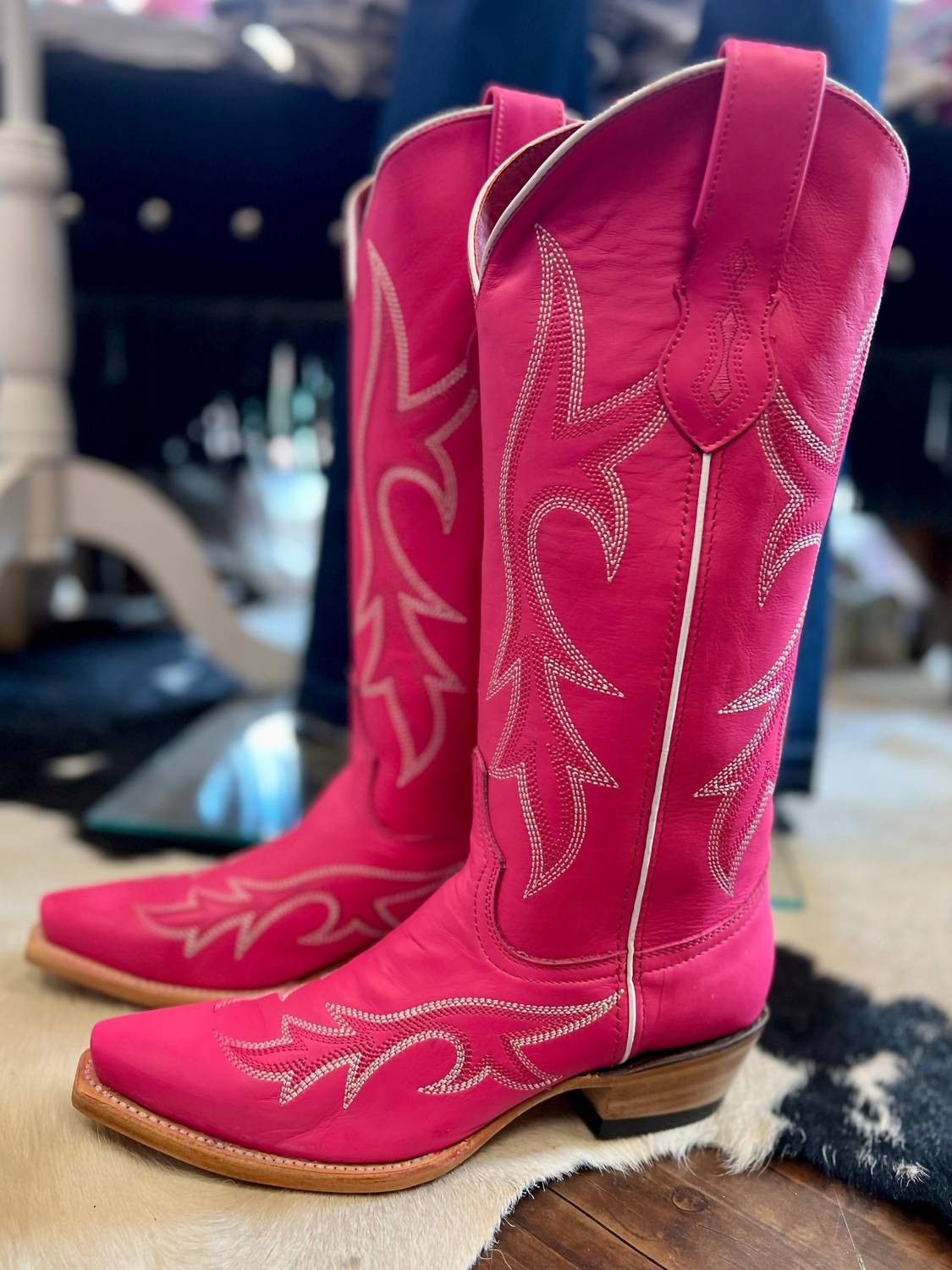 Ferrini - Women's Scarlett V-toe Cowgirl Boots