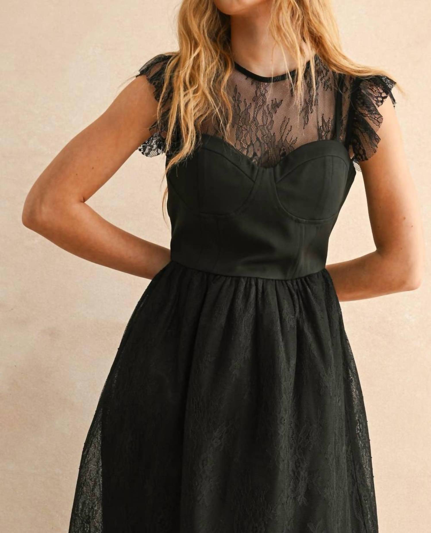 Miou Muse - Lace Midi Dress