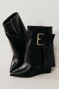 Choosy Women's Fold-over Boots in black - women's shoe - detail view
