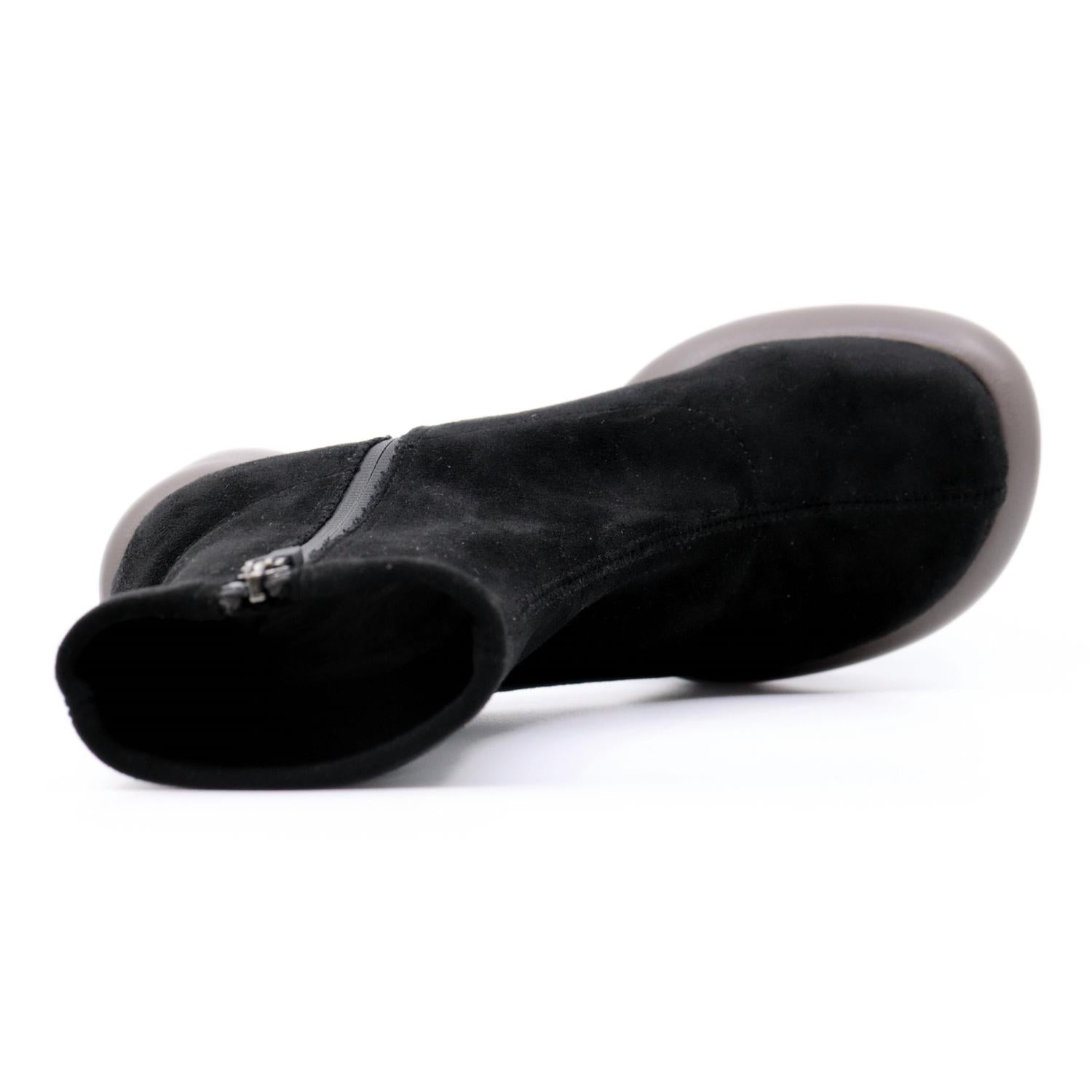 All Black - Mod Stretch Bootie