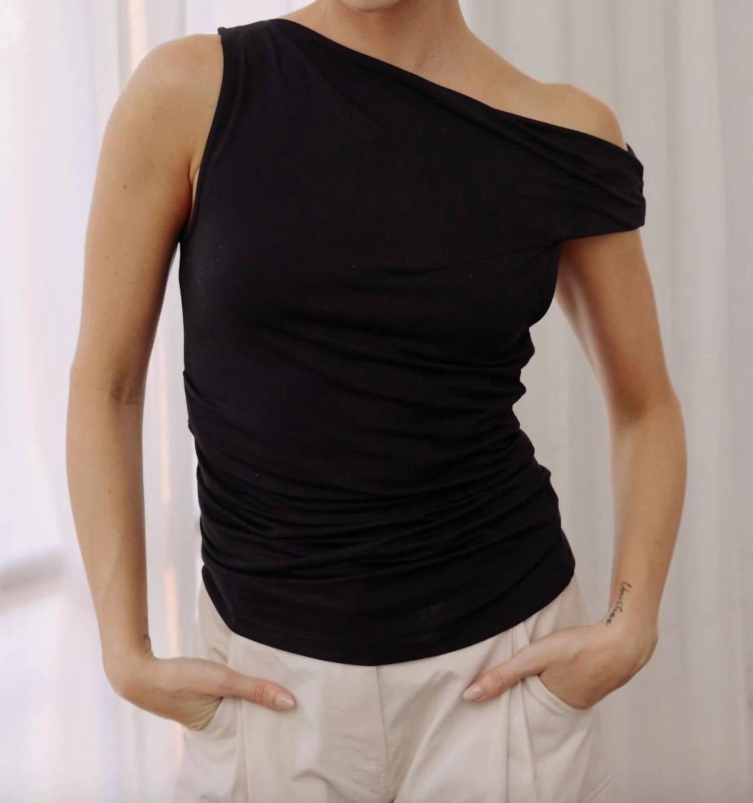 Mod Ref - Emilia Off The Shoulder Top