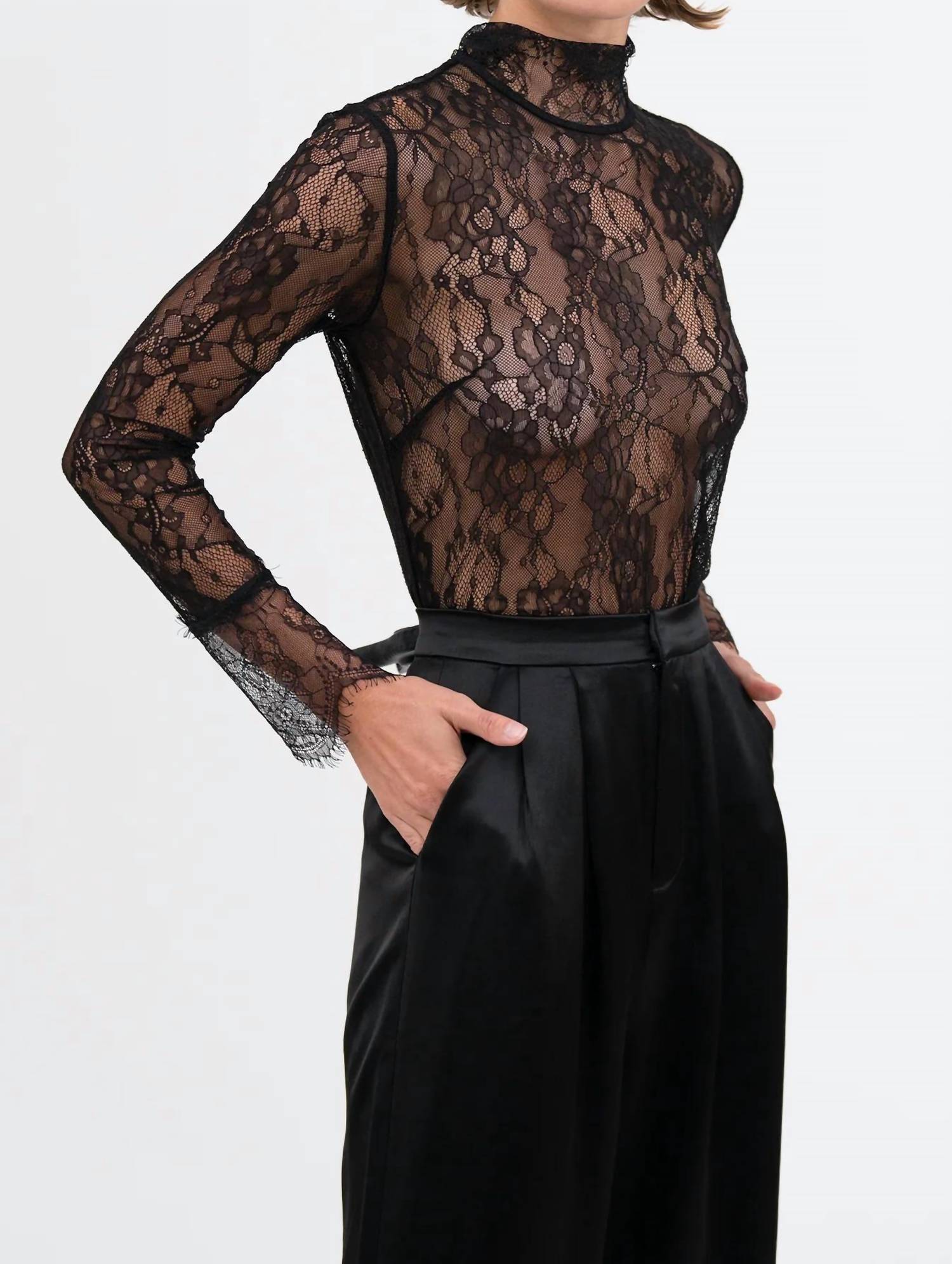 Nonchalant Label - Mary Lace Top