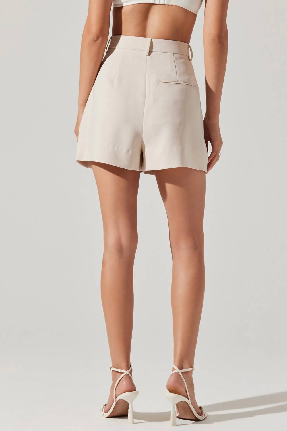 Astr - Preston Linen Pleated Shorts