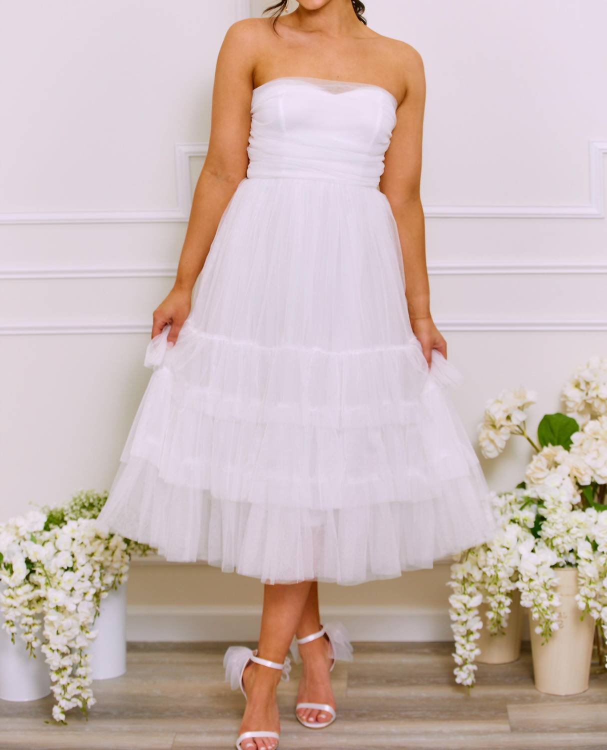 Luxxel - Tulle Strapless Midi Dress