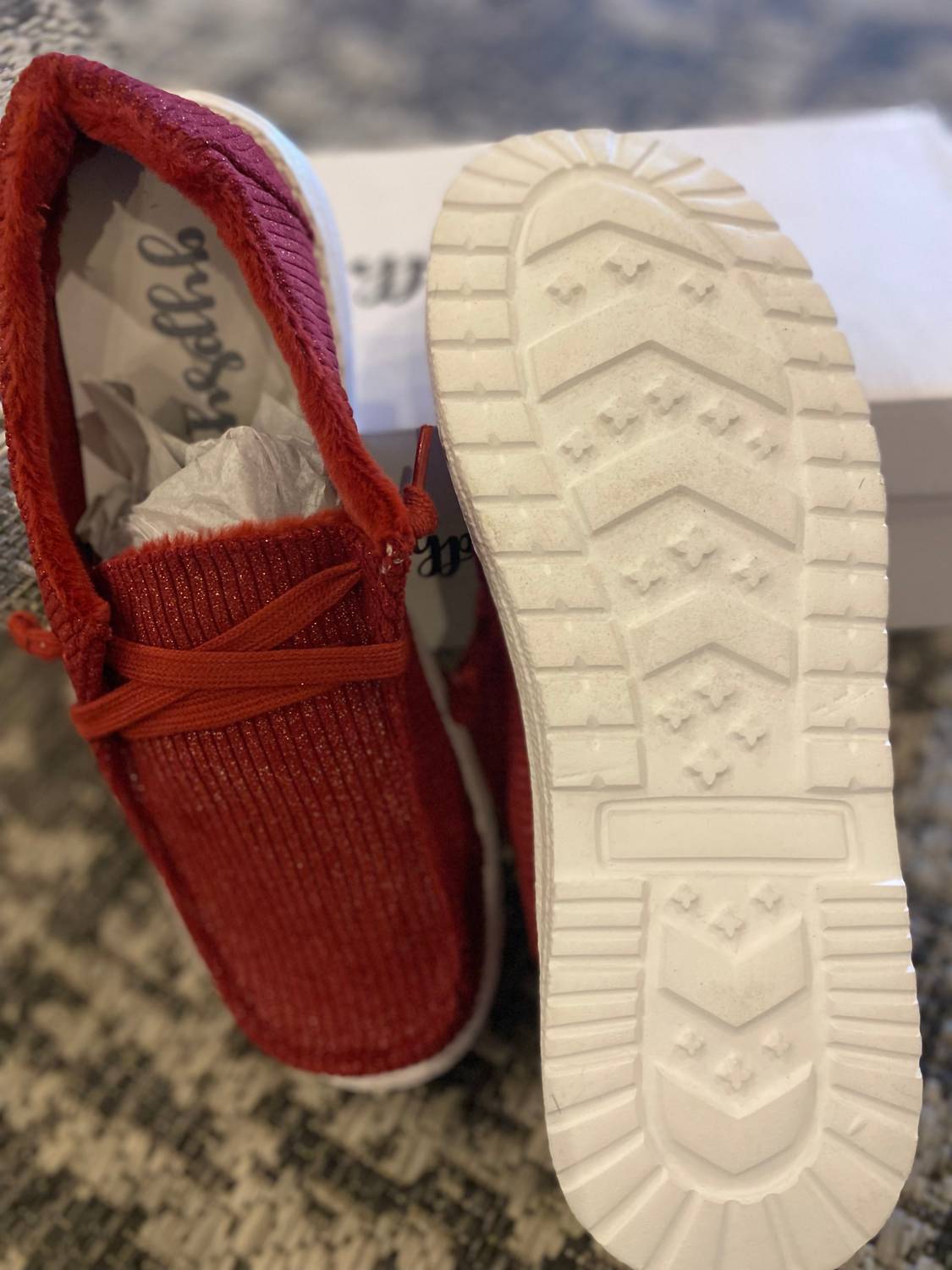 Jinsi Slip On