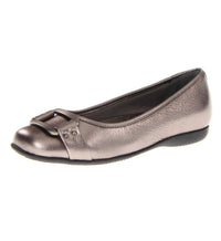Trotters Women's Sizzle Ballet Flat in pewter - women's flats