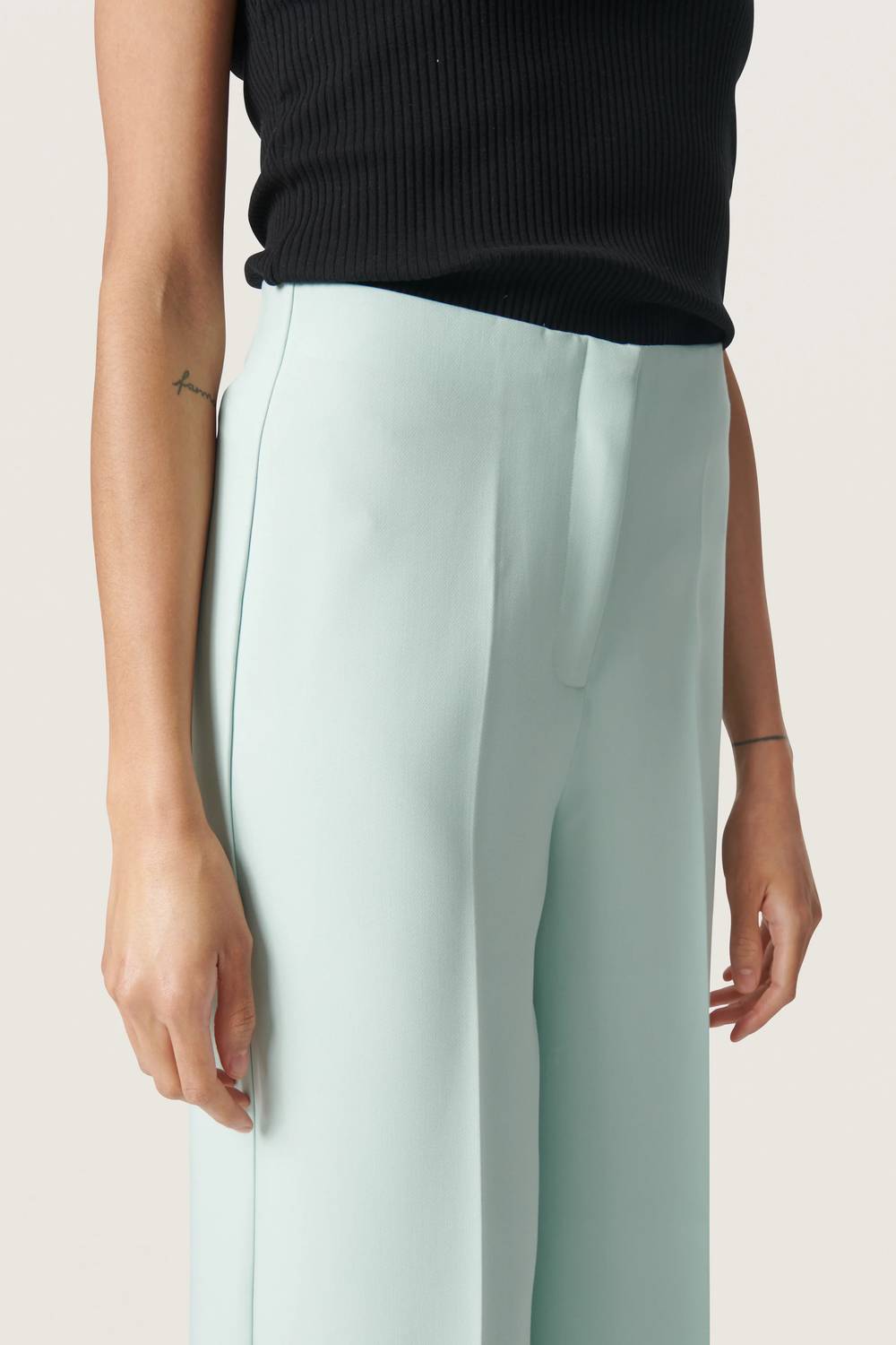 Soaked In Luxury - Corinne High-waisted Wide Legs Trousers