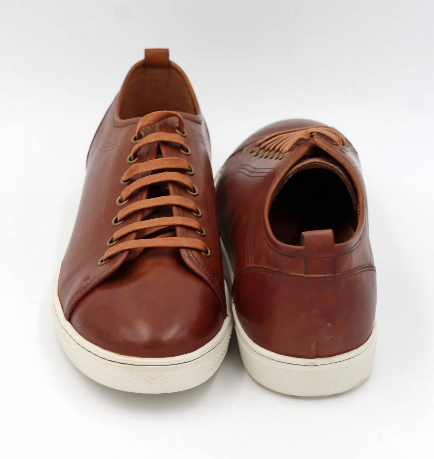 Florsheim Men's Forward Lo Lace Up Shoe in saddle tan - men's sneaker - detail view