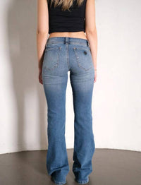 Abrand Jeans 00 Super Low Kick Petra Jeans in mid vintage indigo - women's jeans - detail view