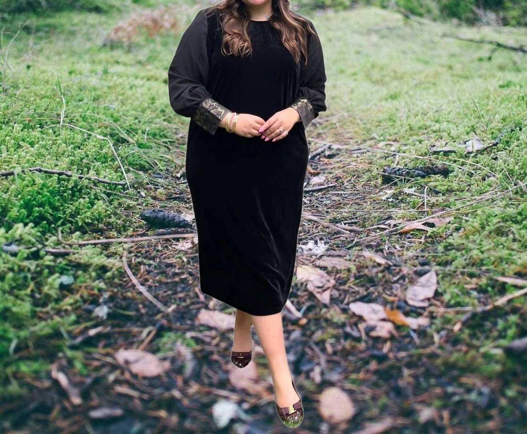 Swuun - Noble Long Sleeve Midi Dress - Plus