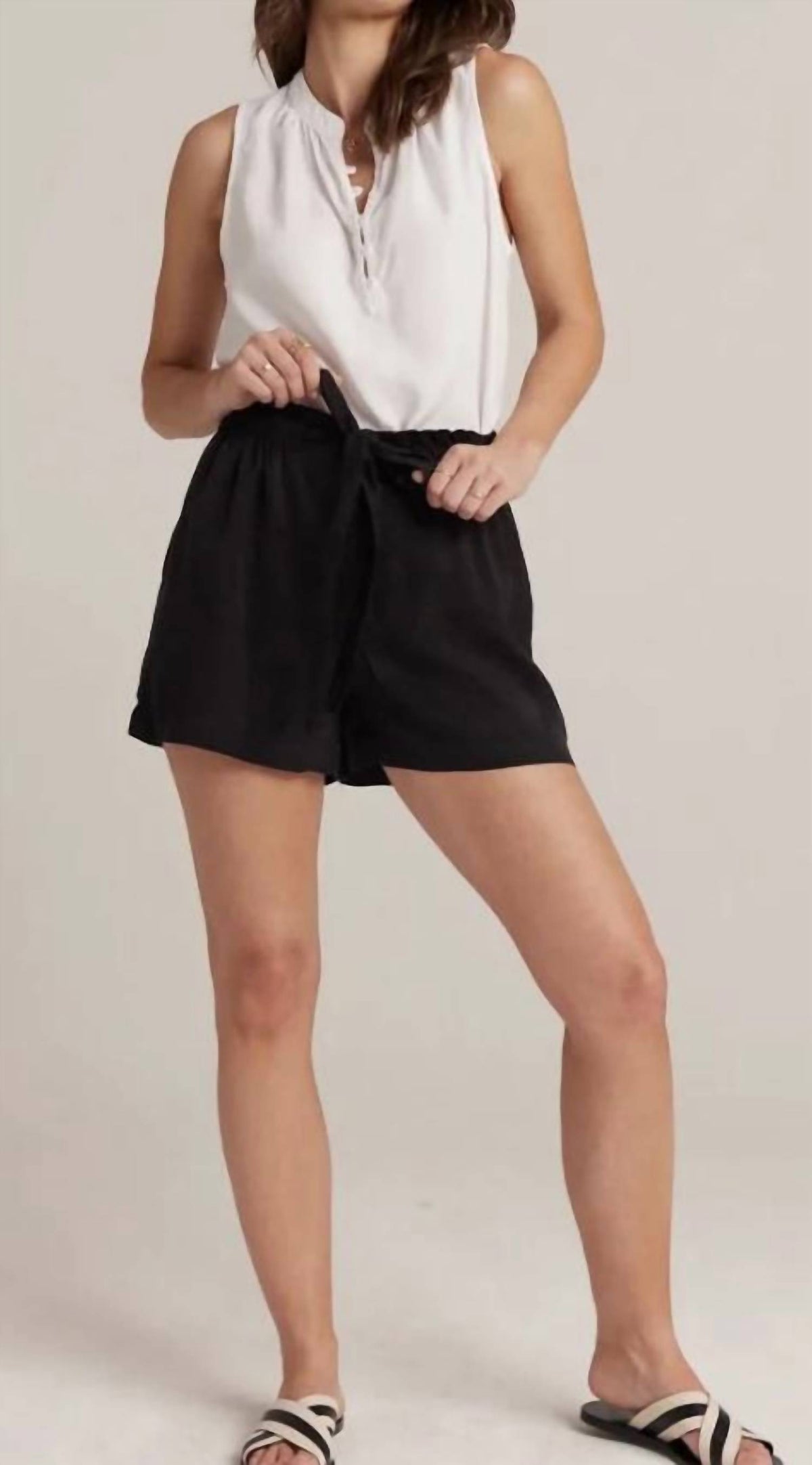 Bella Dahl - KAYLA RUFFLE WAIST SHORTS