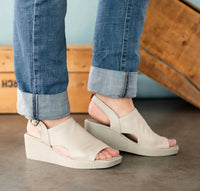 Bueno - Women's Flynn Sandals