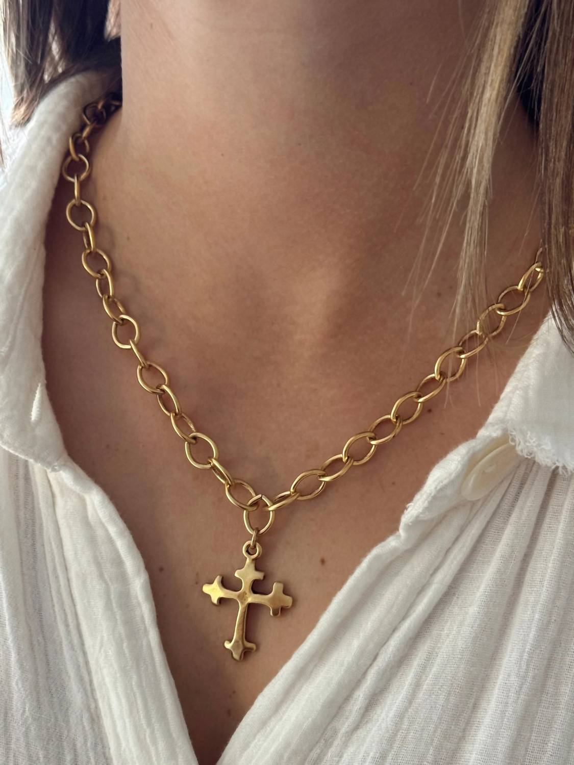 Alv Jewels - Bold Cross Necklace