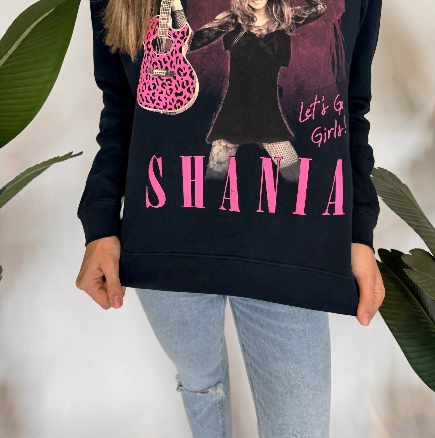 Daydreamer - Shania Twain Leopard Guitar Vintage Sweatshirt