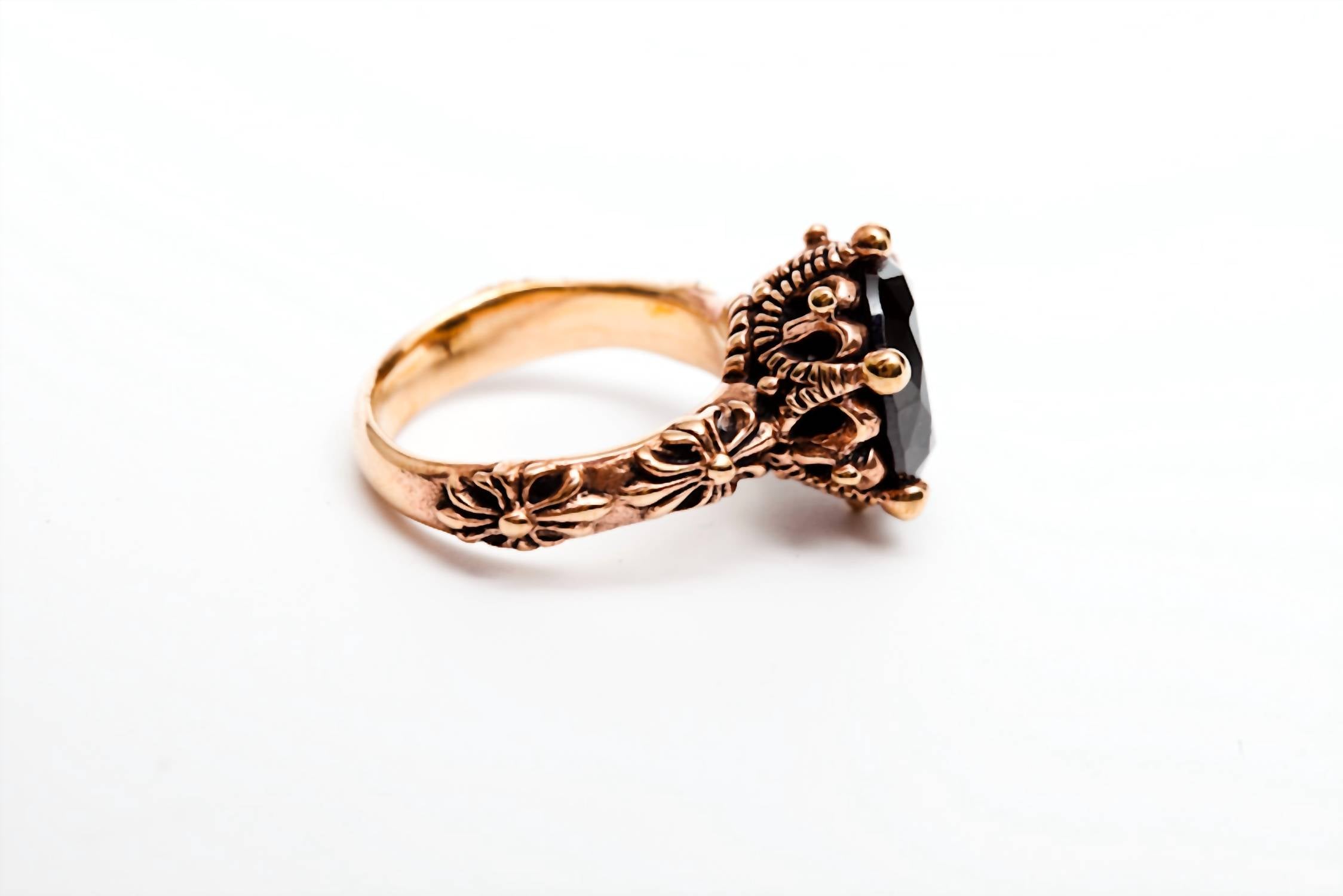 Avenue Chic - Onyx Flower Ring